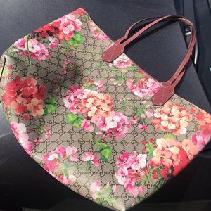 Gucci GG Blooms Tote (see pics)